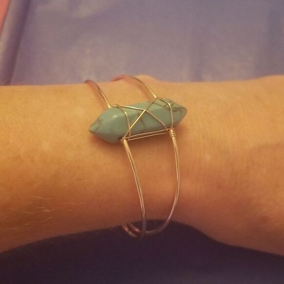 Turquoise gold tone cuff bracelet - Picture 6 of 10